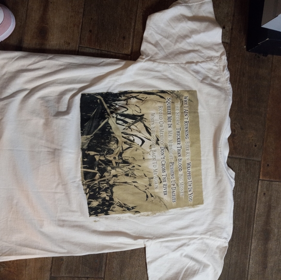 Garth Brooks Tee - Picture 2 of 4